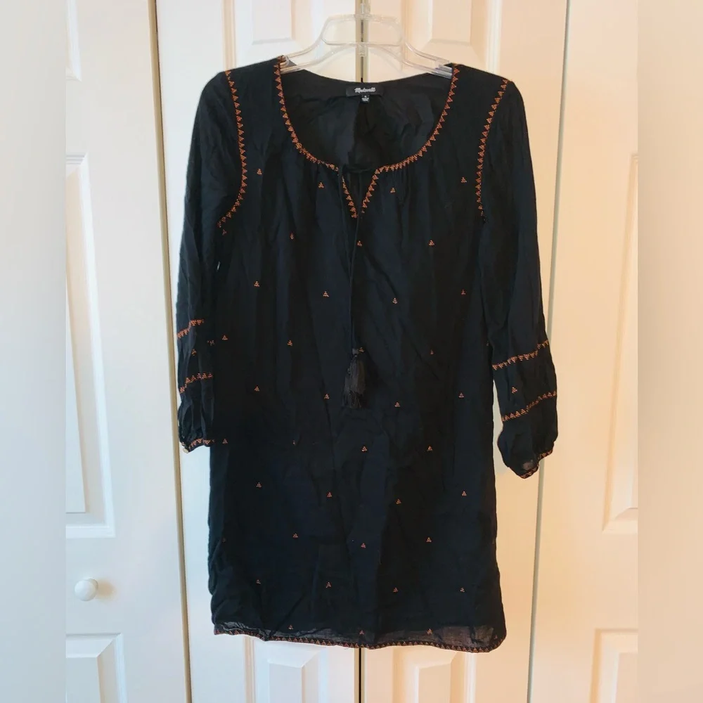 Madewell Signal Embroidered Shift Dress.  Sz S.    EUC!